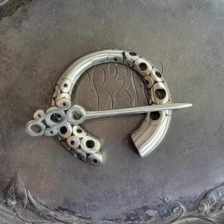 Shawl Pin - Pennanular Brooch