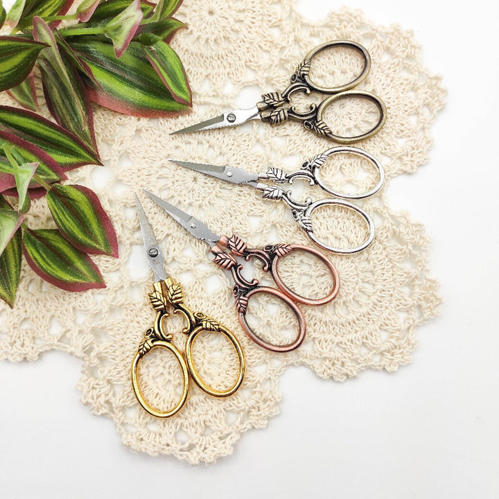 Leaf Pattern Vintage Style scissors