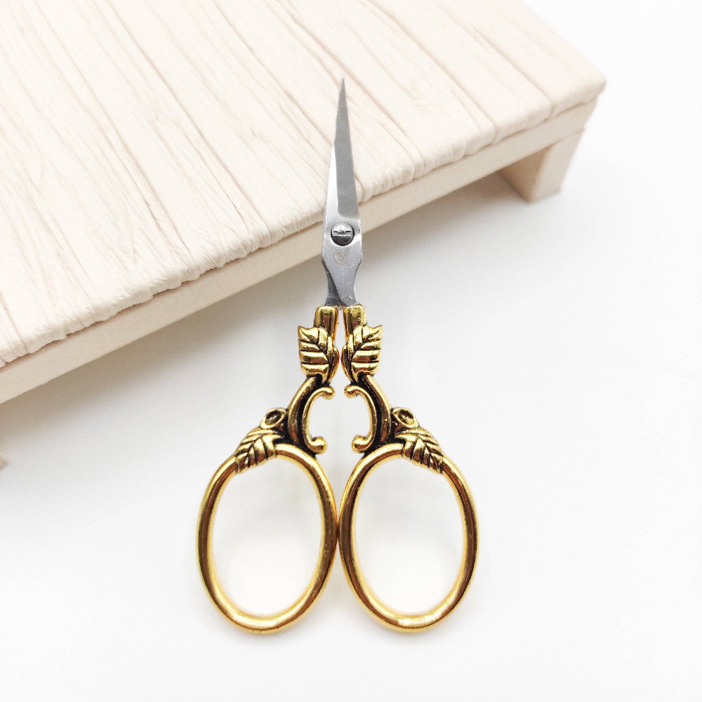Leaf Pattern Vintage Style scissors