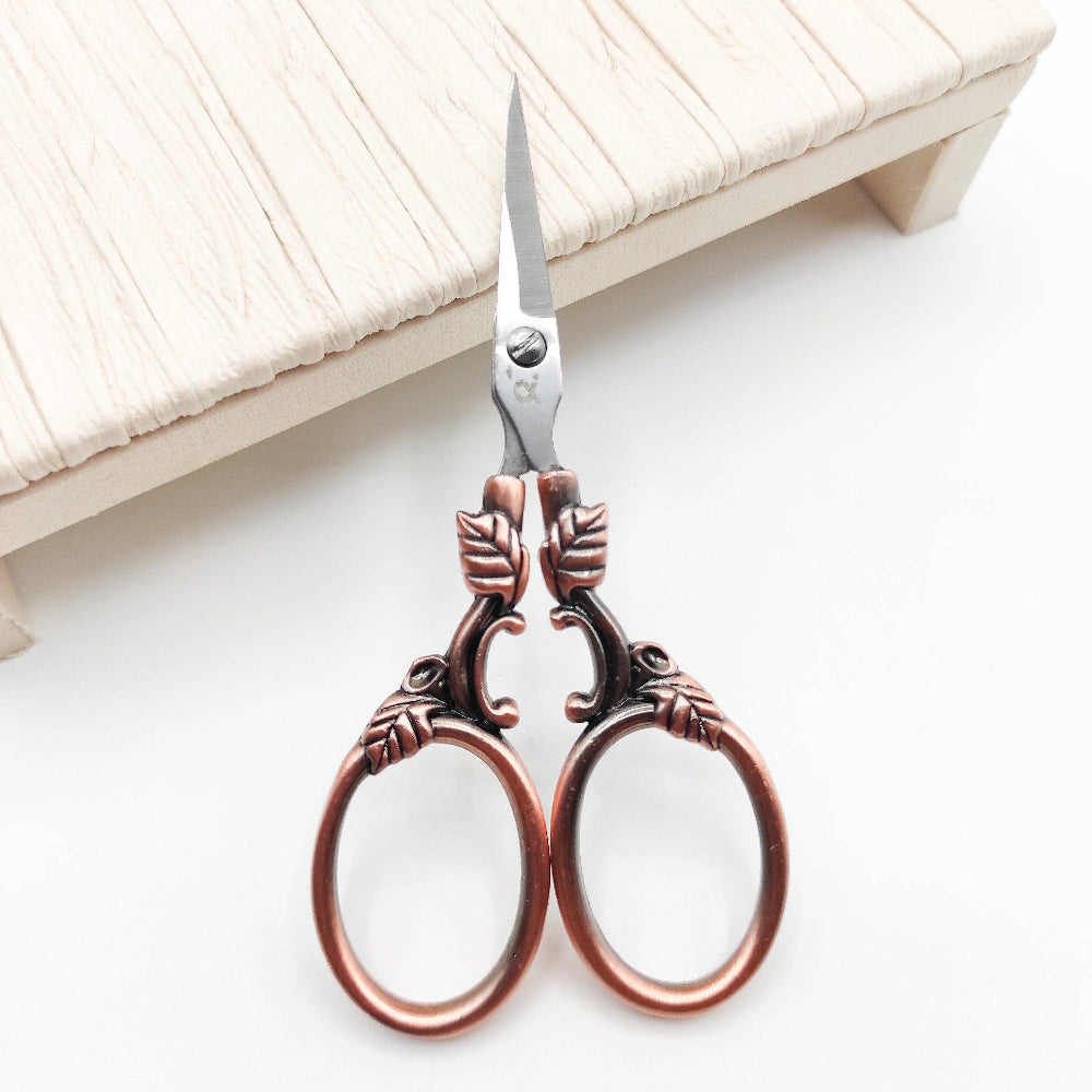 Leaf Pattern Vintage Style scissors
