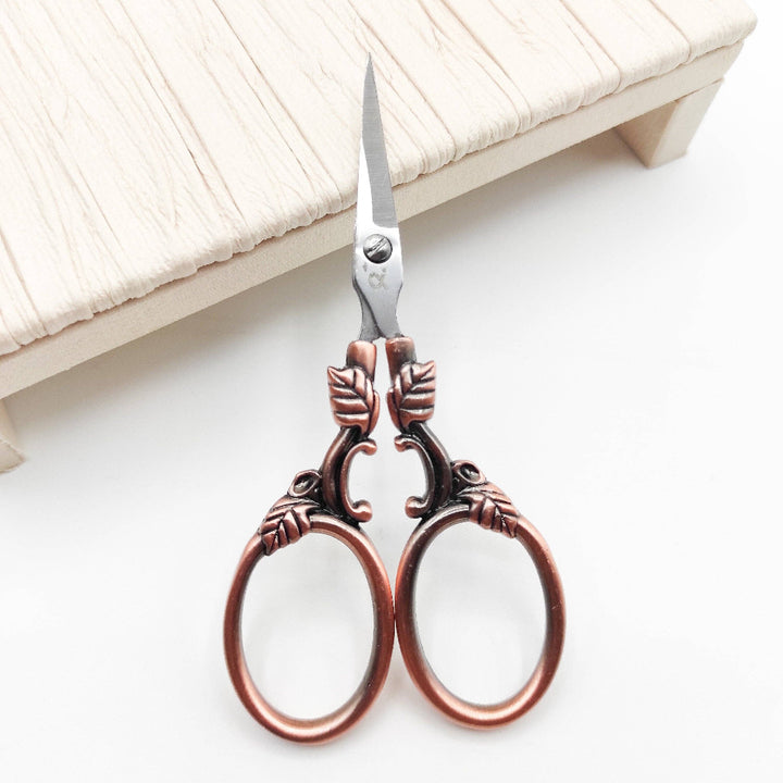 Leaf Pattern Vintage Style scissors