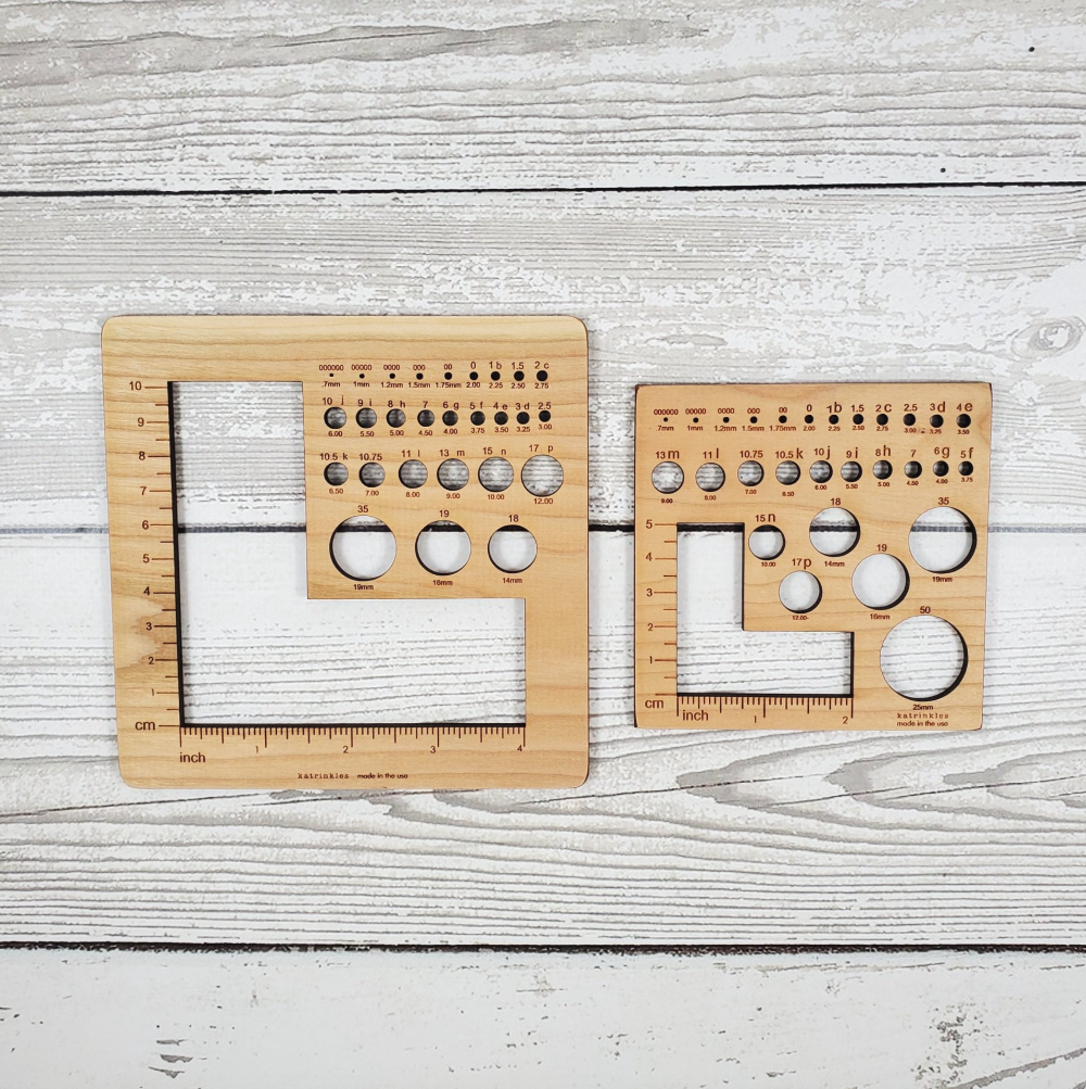 Universal Knitting Needle & Crochet Hook Gauge