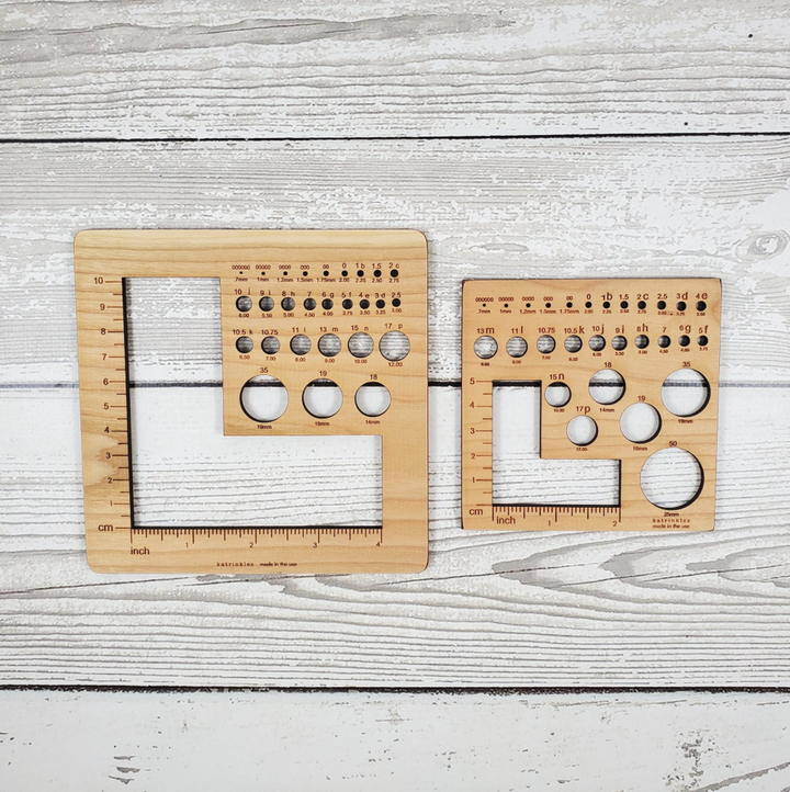 Universal Knitting Needle & Crochet Hook Gauge