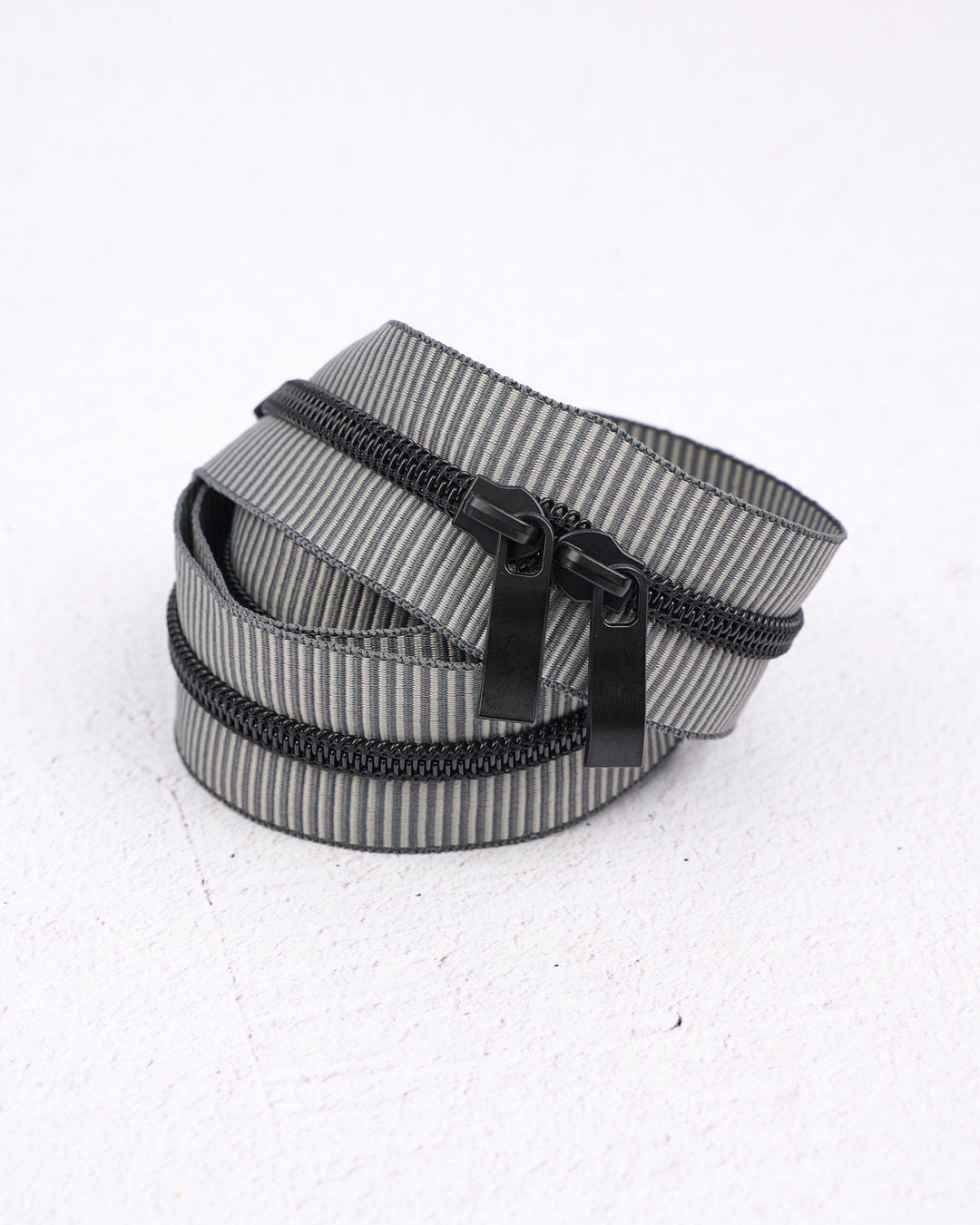 Contrast Zipper