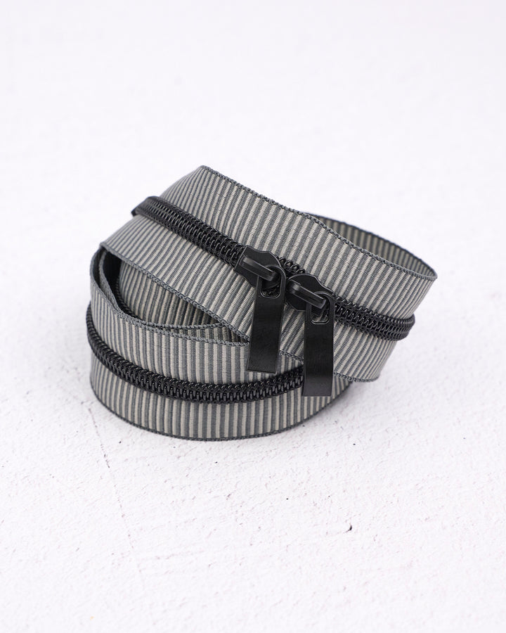 Contrast Zipper
