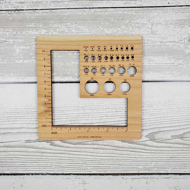 Universal Knitting Needle & Crochet Hook Gauge